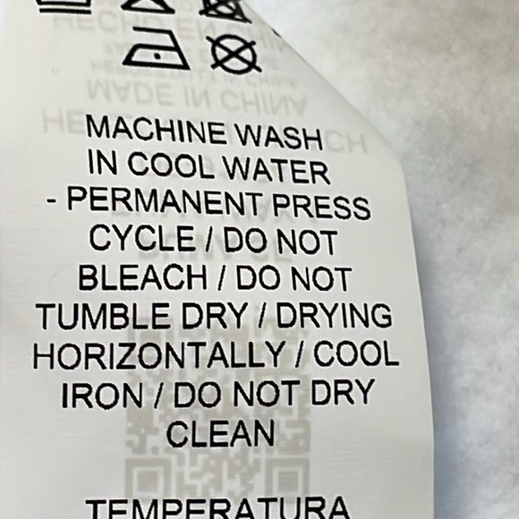 Puma Women's White Cropped Sweatshirt. Excellent Condition. Size XL. - Picture 11 of 12